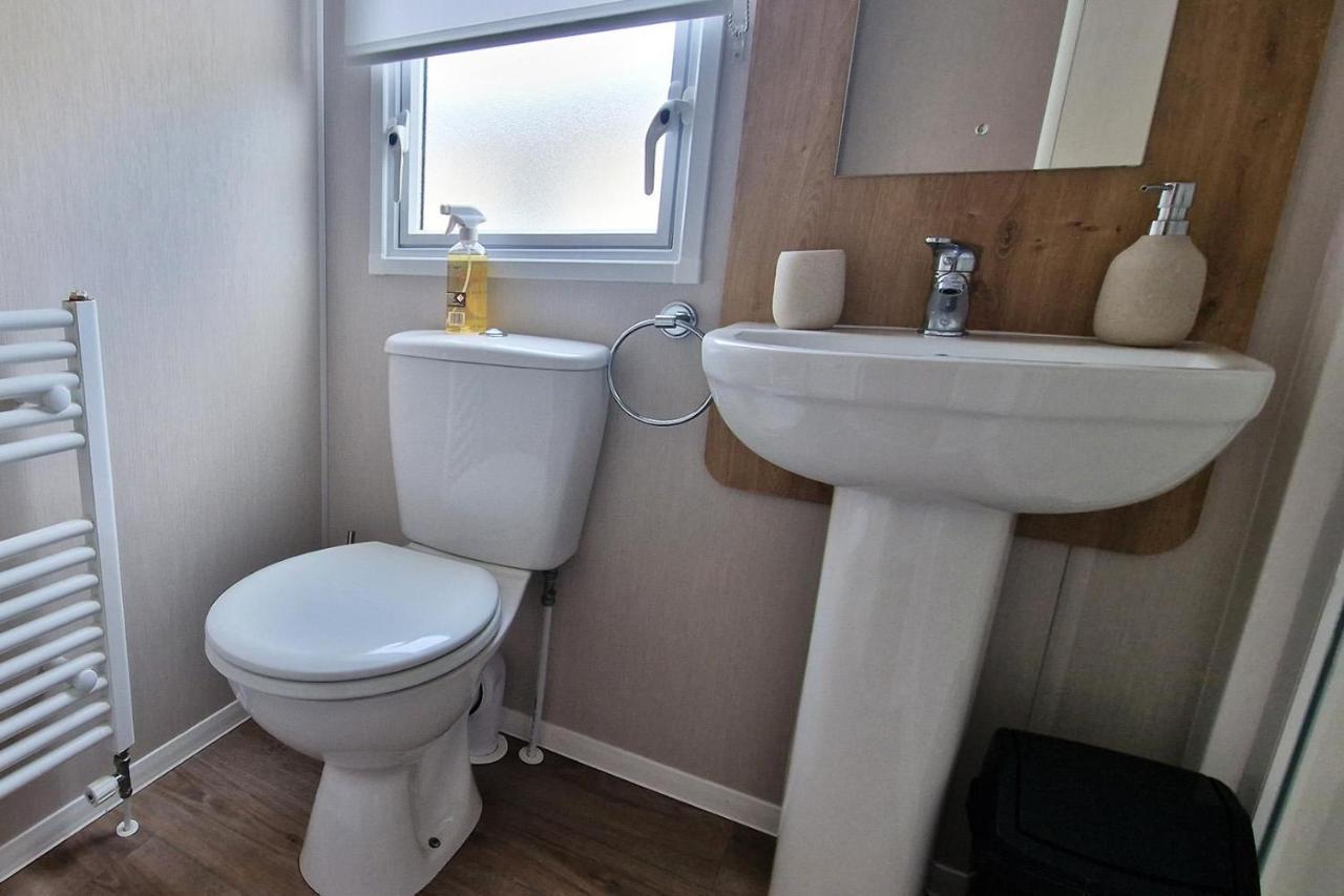فندق Lovely Caravan Nearby The Beach In Hunstanton, Norfolk Ref 23071C المظهر الخارجي الصورة