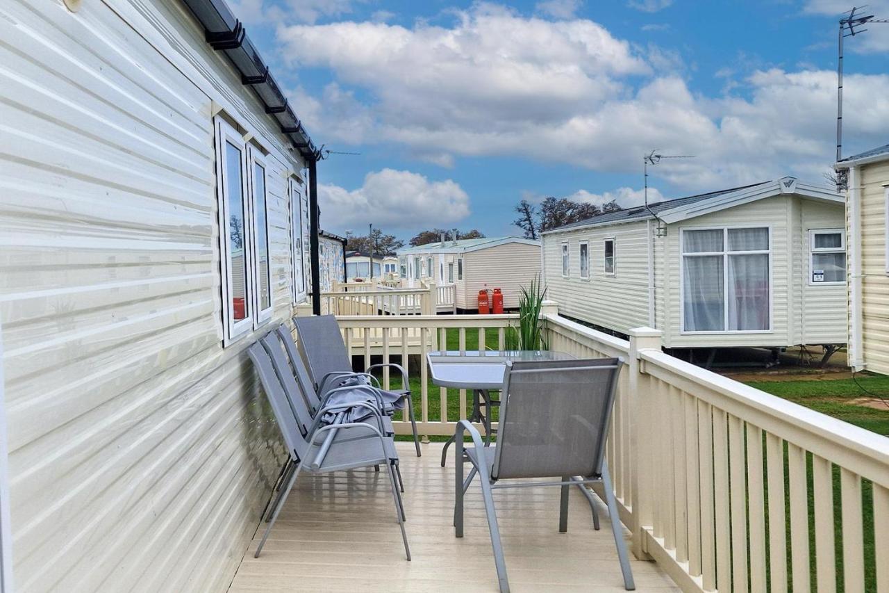 فندق Lovely Caravan Nearby The Beach In Hunstanton, Norfolk Ref 23071C المظهر الخارجي الصورة