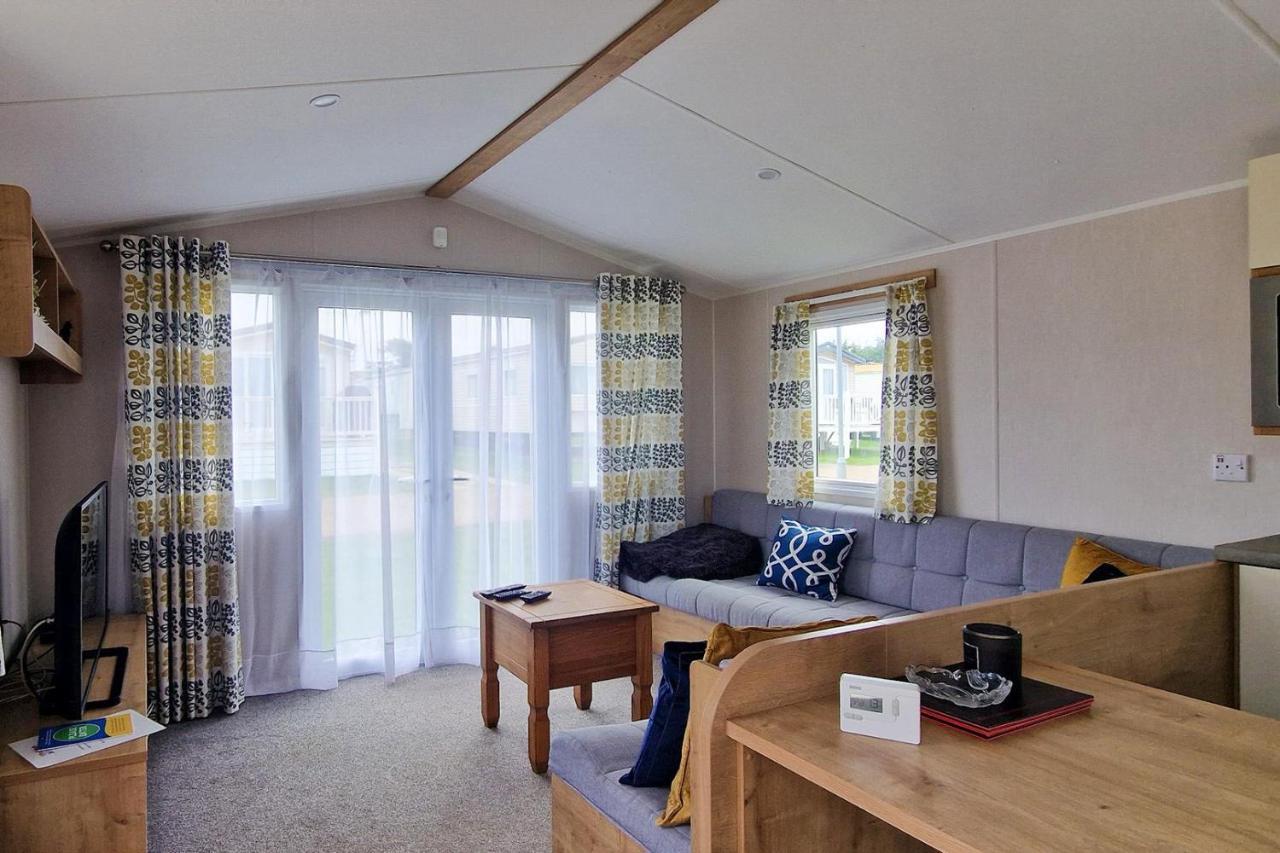 فندق Lovely Caravan Nearby The Beach In Hunstanton, Norfolk Ref 23071C المظهر الخارجي الصورة