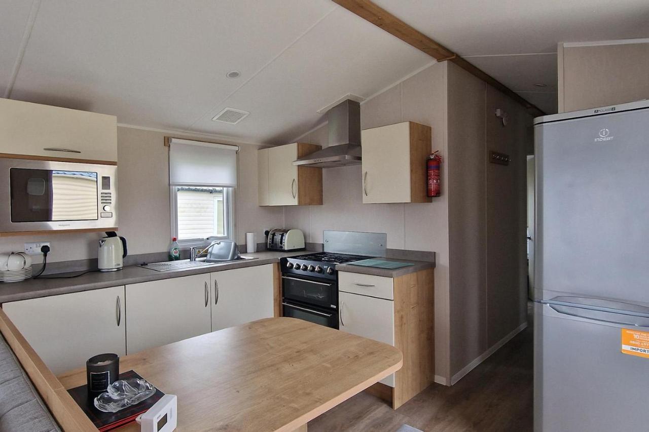 فندق Lovely Caravan Nearby The Beach In Hunstanton, Norfolk Ref 23071C المظهر الخارجي الصورة